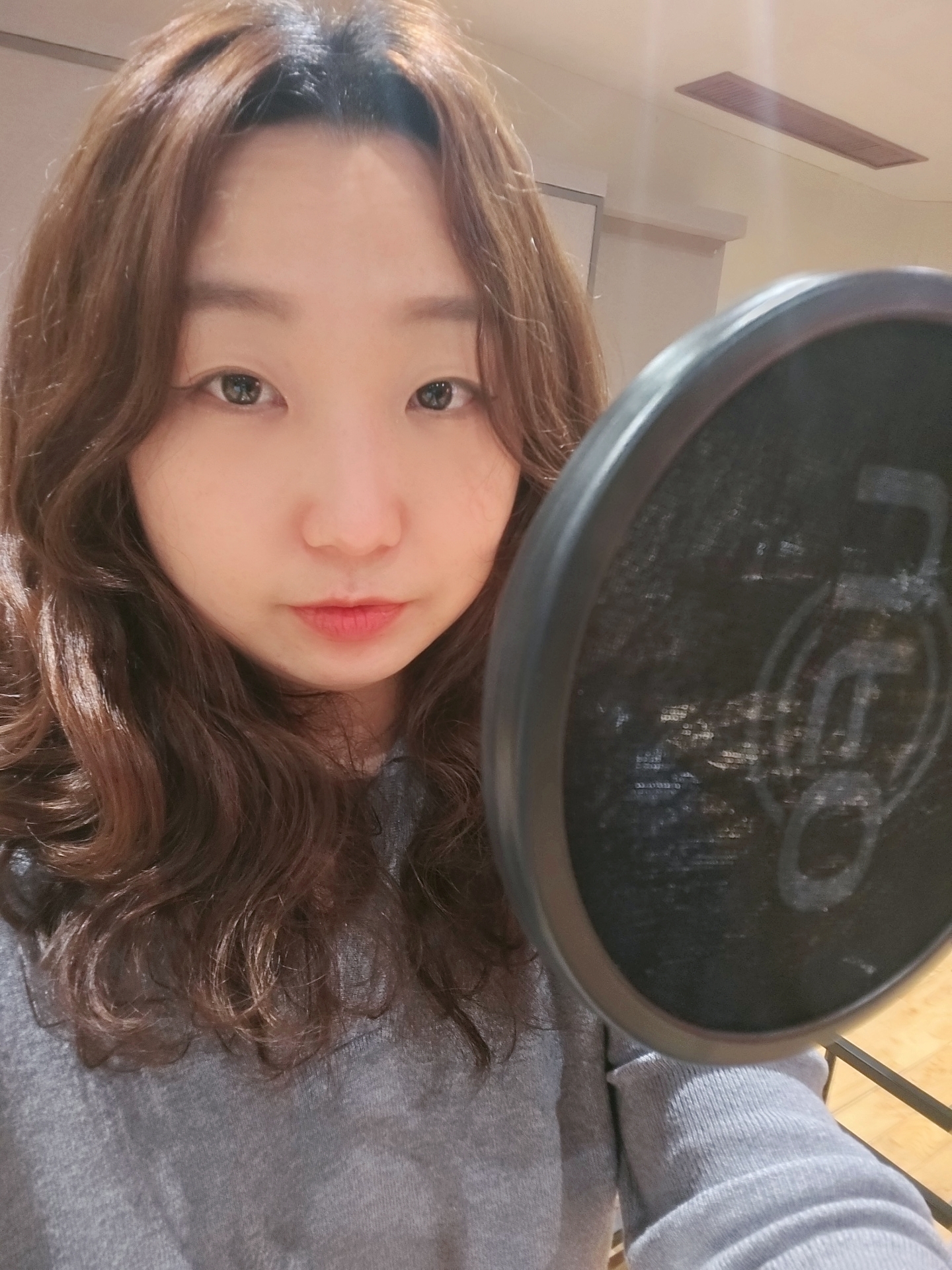 전하다